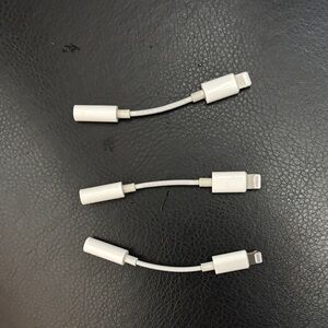 Apple White Lightning to 3.5mm Audio Adapter
